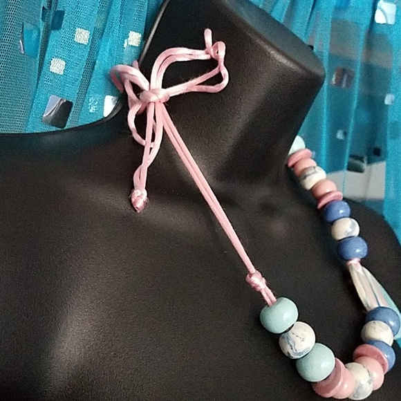 Ceramic necklace - Picture 3 of 3